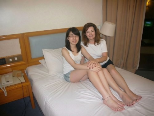 ileanaandvanessaeveryday03.jpg